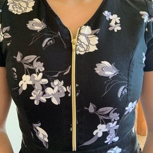 Jannuu Tulip Scrub Top